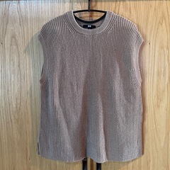 ニットベストの画像