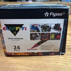 未使用　アクリルマーカー24ほん本の画像