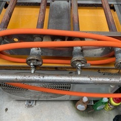 業務用の鉄板焼きグリラー。の画像