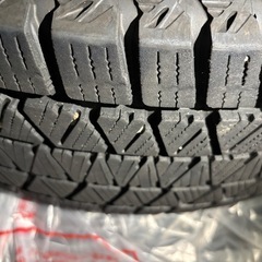 ブリヂストンスタッドレス225/65R17 ハリアーの画像