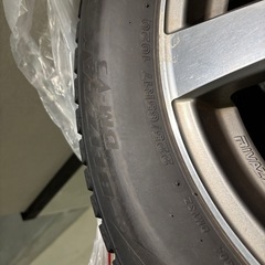 ブリヂストンスタッドレス225/65R17 ハリアーの画像