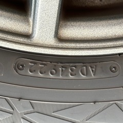 バリ山溝 215/60R16
アルミホイール付スタッドレスタイヤ 4本セットの画像