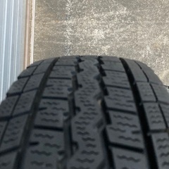 No.142 スタットレスタイヤ145R12 4H PCD100 スチールホイール付4本セットの画像