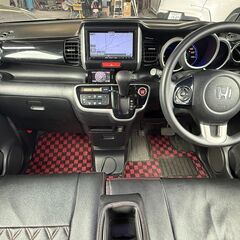 総額79.9万円★JF1 ホンダ　N-BOXカスタム　G・Lパッケージ　ローダウン　社外１７インチＡＷ　ヴァレンティテール　社外２本出しマフラー　カロッツェリアＨＤＤナビ　Ｂｌｕｅｔｏｏｔｈ　フルセグＴＶ　バックカメラ　リアモニター　パワースライドドア　サブウーファーの画像