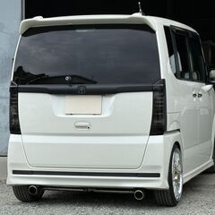 総額79.9万円★JF1 ホンダ　N-BOXカスタム　G・Lパッケージ　ローダウン　社外１７インチＡＷ　ヴァレンティテール　社外２本出しマフラー　カロッツェリアＨＤＤナビ　Ｂｌｕｅｔｏｏｔｈ　フルセグＴＶ　バックカメラ　リアモニター　パワースライドドア　サブウーファーの画像