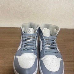 NIKEエアージョーダン1MIDグレー　の画像
