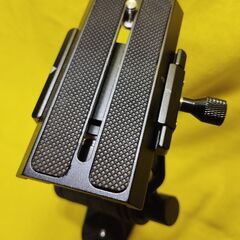 ほゞ新品 カメラスタビライザー TARIONの画像
