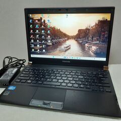 TOSHIBA　小型・軽量　13.3インチ　core i5　8G...