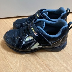 【美品】11/10まで　スニーカー18㎝　ムーンスター　黒の画像