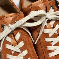 定価4.8万　スエードのスニーカー
の画像