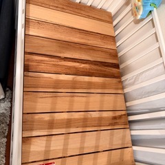 カトージ　ベビーベッド (布団付き)の画像