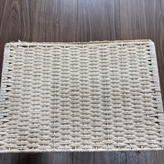 収納カゴ　蓋つきの画像