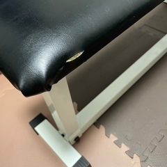 ベンチ台と
バーベルシャフトの画像