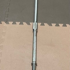 ベンチ台と
バーベルシャフトの画像