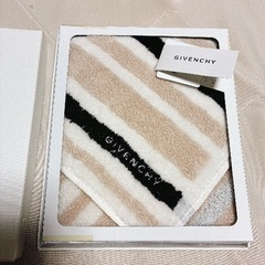 ハンカチ　GIVENCHY 新品未使用の画像