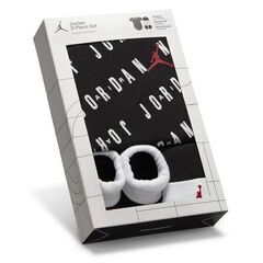 ナイキ ジョーダン ベビー3点セット（ロンパース・帽子・ソックス）の画像