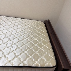 セミダブルベッド・マットレス　11/2am引き取り限定の画像