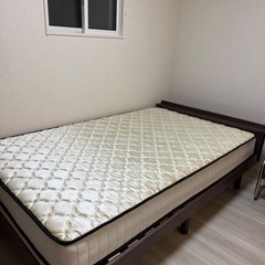 セミダブルベッド・マットレス　11/2am引き取り限定の画像
