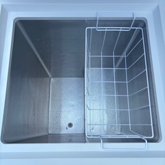 2022年製　Haier ノンフロン電気冷凍庫 JF-NC103F-1 直冷式 上開 103Lの画像