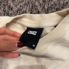 kith トレーナーの画像
