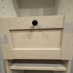 引き出し付き収納棚 の画像
