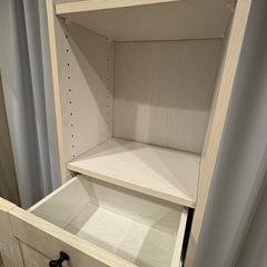 引き出し付き収納棚 の画像