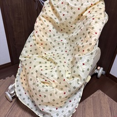 アップリカ ハイローチェア 手動
の画像