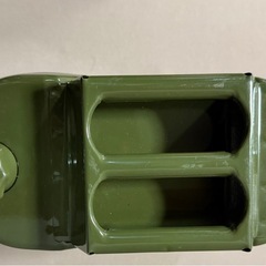 決まりました　未使用　携行缶5L縦型鉄製　給油ノズルつき付き　の画像