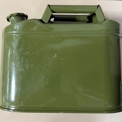 決まりました　未使用　携行缶5L縦型鉄製　給油ノズルつき付き　の画像