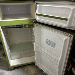 レトロ冷蔵庫の画像