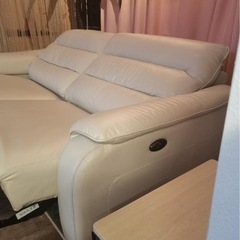 超美品ニトリ　18万円　3人電動リクライニングソファー　白　USB充電口の画像