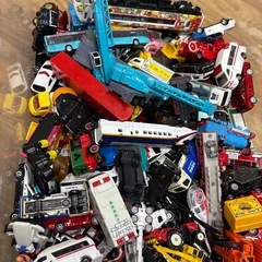 トミカ大量&コレクションケースの画像