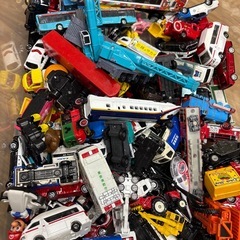 トミカ大量&コレクションケースの画像