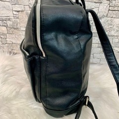 sorridere ソリデル   APEX レディースレ ザー調 リュックサック バック 黒の画像