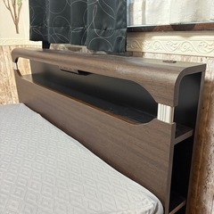 【美品ダブルベッド】ベッドフレームの画像