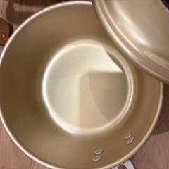 鍋２つとまな板　調理器具セットの画像