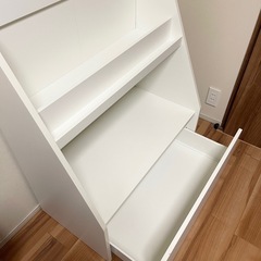 イケア　BERGIG ベリグ　本棚　収納棚の画像