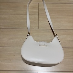 GRL クロワッサンレザーショルダーバッグ白の画像