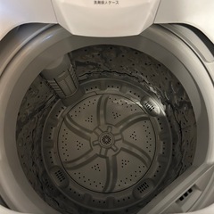 美品✨2021年製 アイリスオーヤマの全自動洗濯機「KAW-60A-W」の画像
