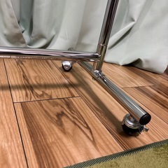 キャスター付きスチールラックの画像