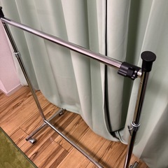 キャスター付きスチールラックの画像