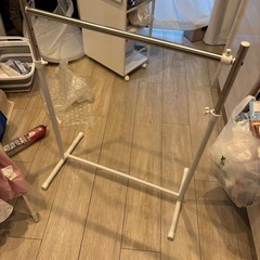 ニトリの縦横伸縮ハンガーラックの画像