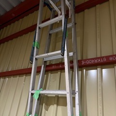 4段脚立　の画像