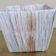 フラワーポット・カバー、2つ、角形、白と薄茶色の画像