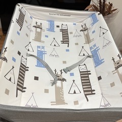 おむつ交換台の画像