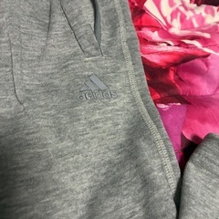 メンズadidas長ズボンLの画像