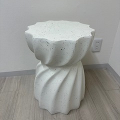 サイドテーブルの画像