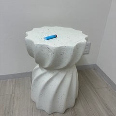 サイドテーブルの画像