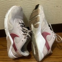 NIKE レディース　スニーカーの画像