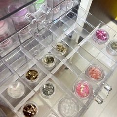 ネイルパーツ＆収納ケース付の画像